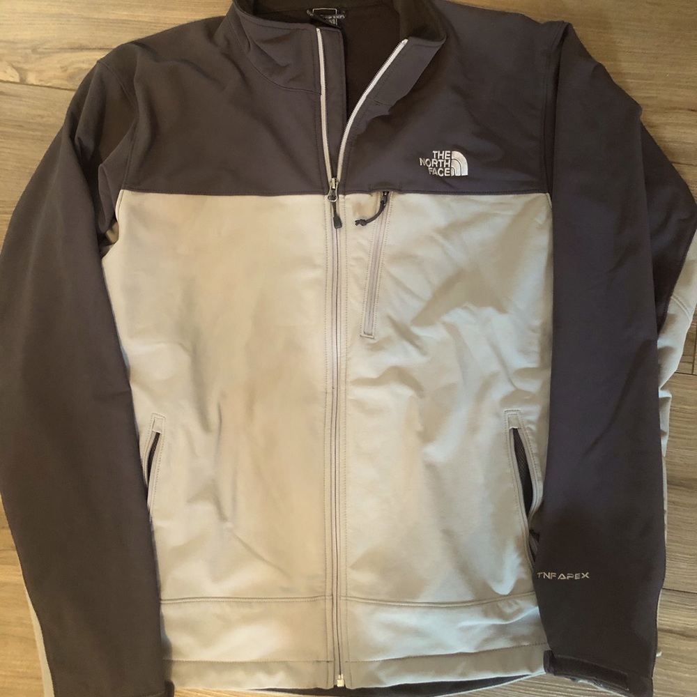 Men’s North Face lightweight jacket
